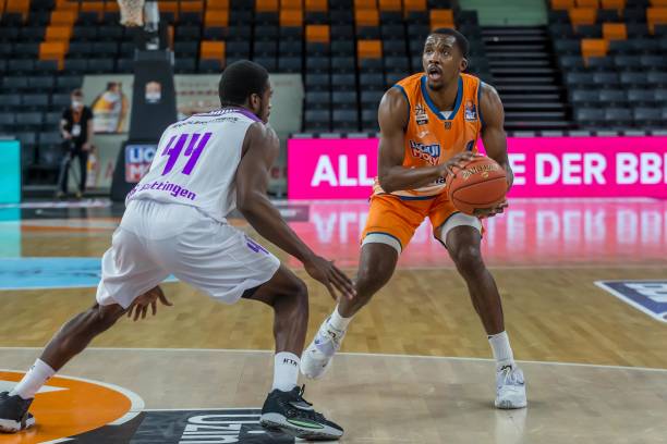 出了极强的 出了极强的