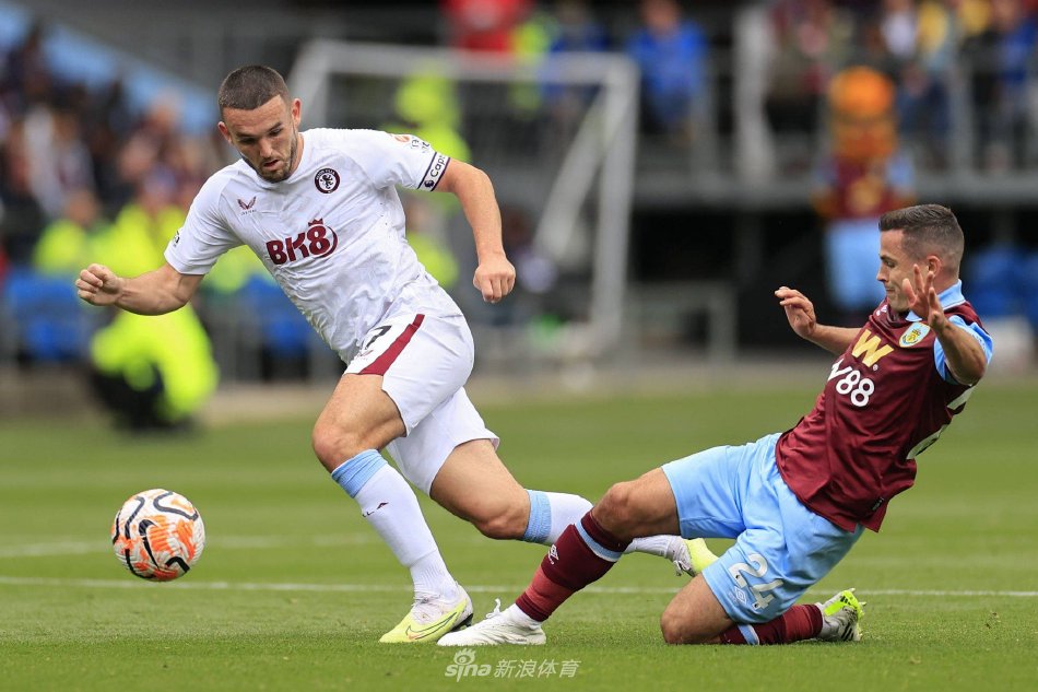 莱托被挤向 莱托被挤向