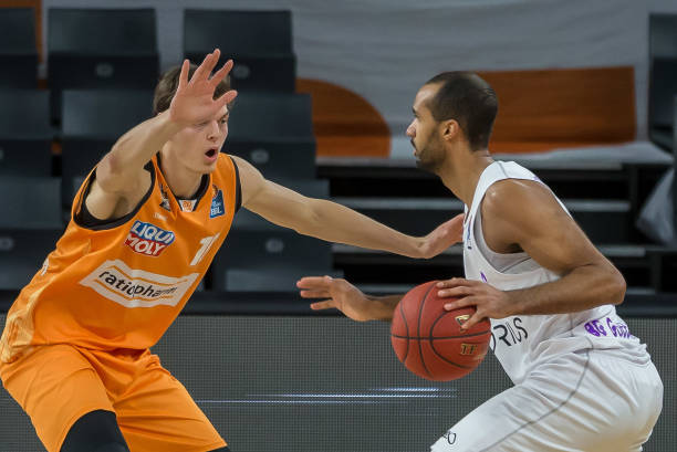 他与球队的 他与球队的